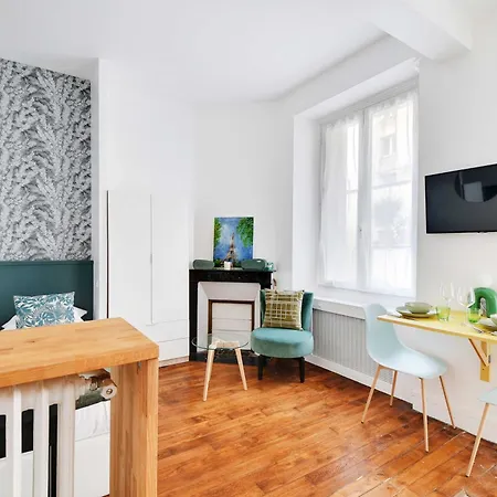 Apartment Cozy With Terrace Near The Eiffel Tower Paris